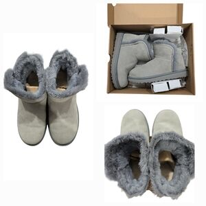 BNWOT UGG Classic Mini Fluff High-Low Size 7
